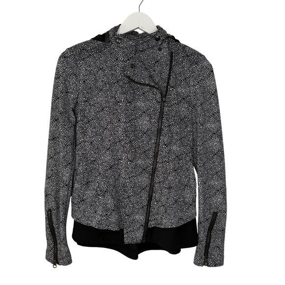 Lululemon Bust a Move Jacket Grey/Black Floral Print Size 6 - Picture 2 of 5